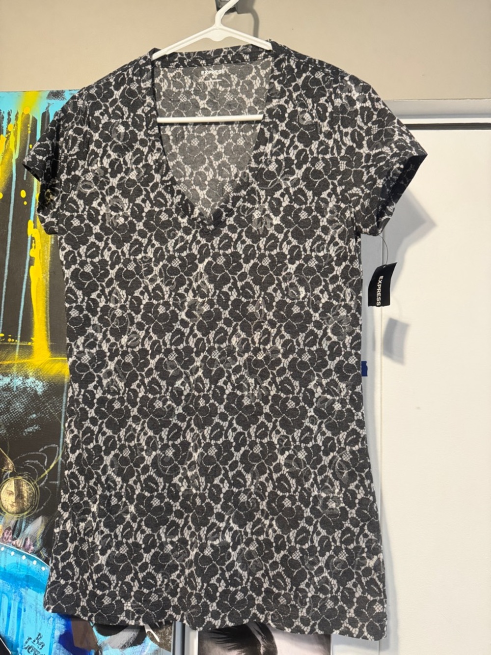 Express Black & White Floral Lace-Pattern V-Neck Tee